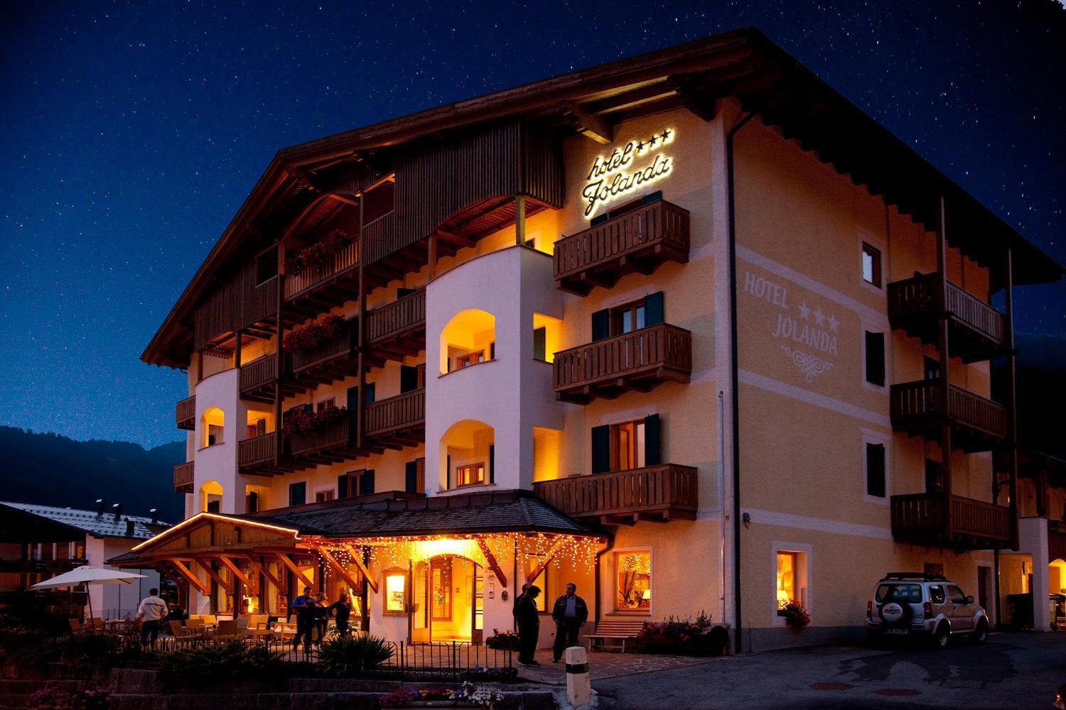Hotel Jolanda San Martino di Castrozza Kültér fotó